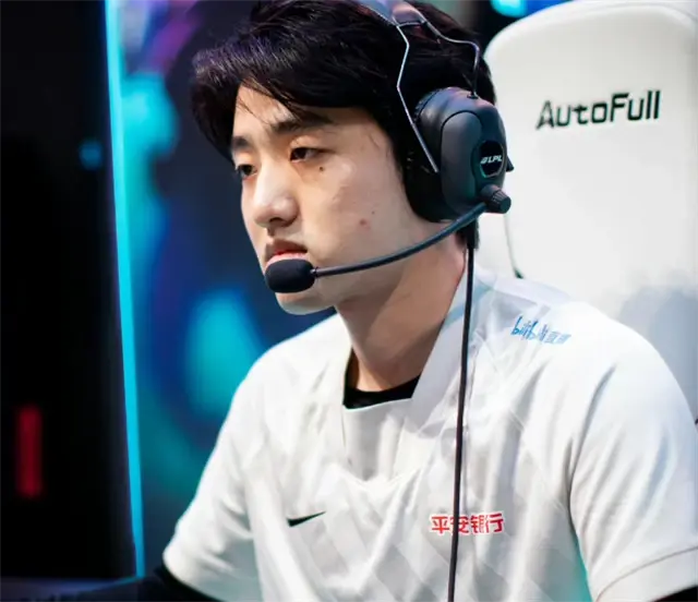 Doinb与70激战TES分钟,爆冷胜负难料!,塔图姆焦点对战赛场气氛高涨的简单介绍 Doinb与70激战TES分钟,爆冷胜负难料!,塔图姆焦点对战赛场气氛高涨的简单介绍